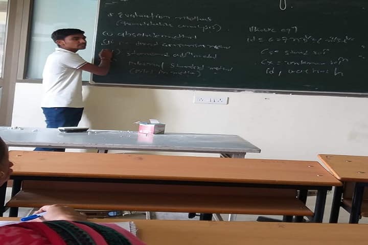 Smt AR Vikani Science College campus in Mahemdavad, Gujarat, India — photo 3