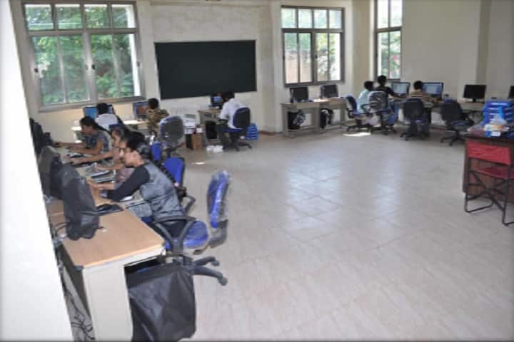 Smt AR Vikani Science College campus in Mahemdavad, Gujarat, India — photo 4