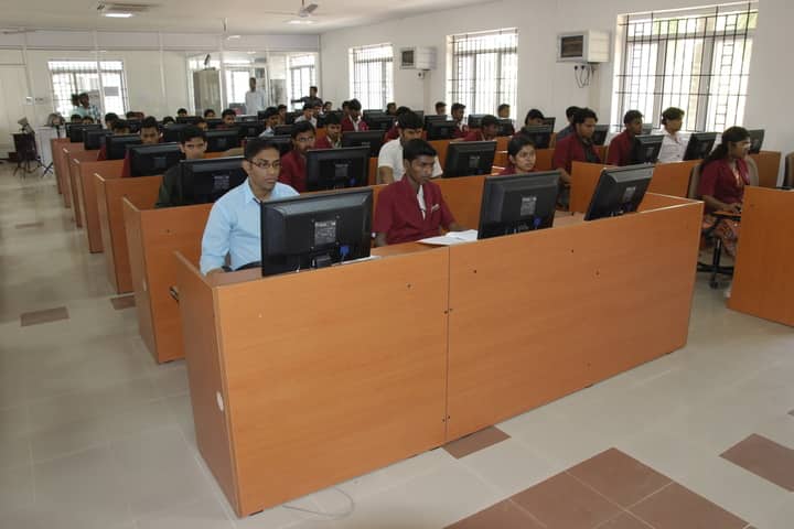 Kalaivani College of Technology campus in Coimbatore, Tamil Nadu, India — photo 3