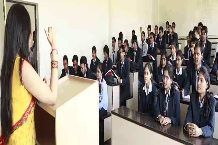 Mahatma Gandhi Engineering College campus in Jaipur, Rajasthan, India — photo 2