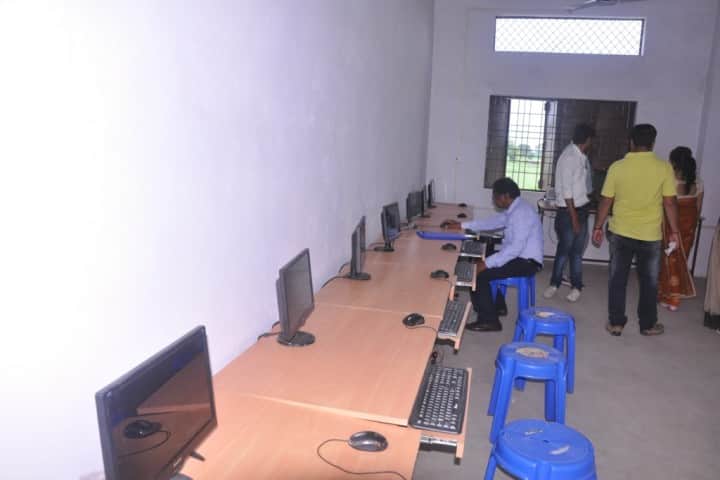 Maa Sharda Mahavidyalaya campus in Chhatarpur, Madhya Pradesh, India — photo 2