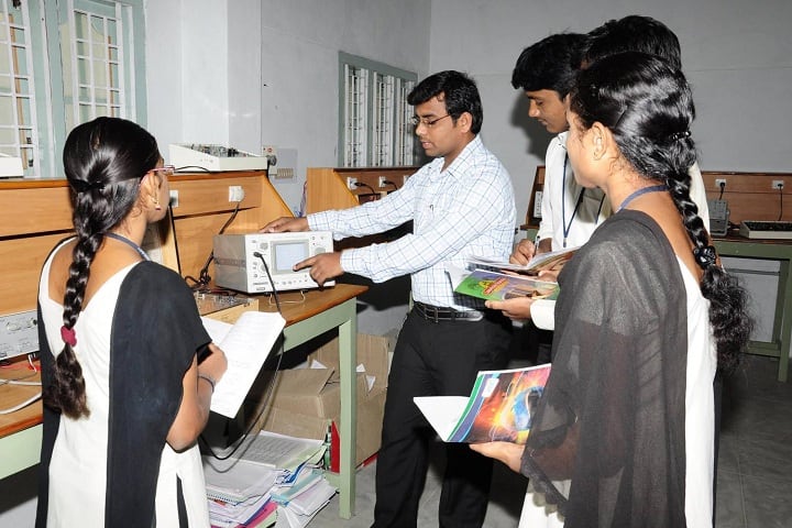 Khader Memorial College of Engineering and Technology campus in Nalgonda, Telangana, India — photo 3
