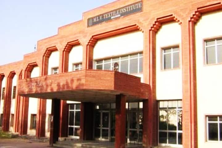 MLV Government Textile and Engineering College campus in Bhilwara, Rajasthan, India — photo 2