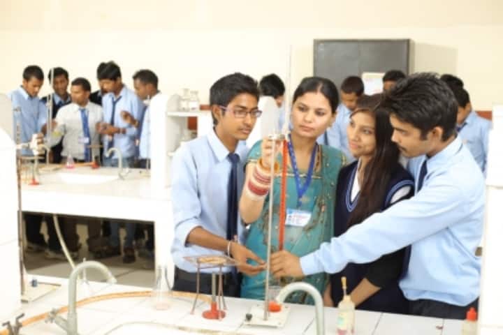 Delhi Engineering College campus in Faridabad, Haryana, India — photo 4