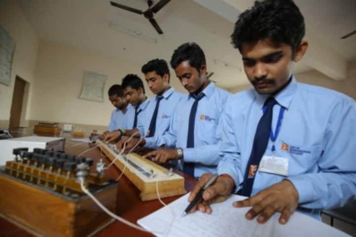 Delhi Engineering College campus in Faridabad, Haryana, India — photo 5