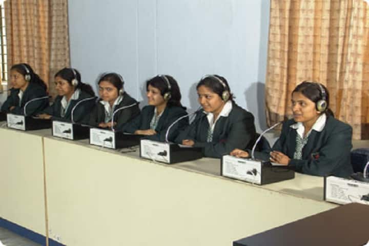 Rishi Chadha Vishvas Girls Institute of Technology campus in Ghaziabad, Uttar Pradesh, India — photo 6