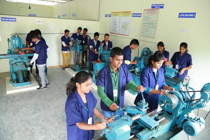 Jagruti Institute of Engineering and Technology campus in Ibrahimpatnam, Telangana, India — photo 3