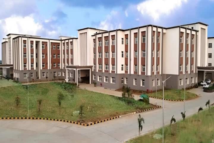 Haveri Institute of Medical Sciences campus in Haveri, Karnataka, India — photo 1