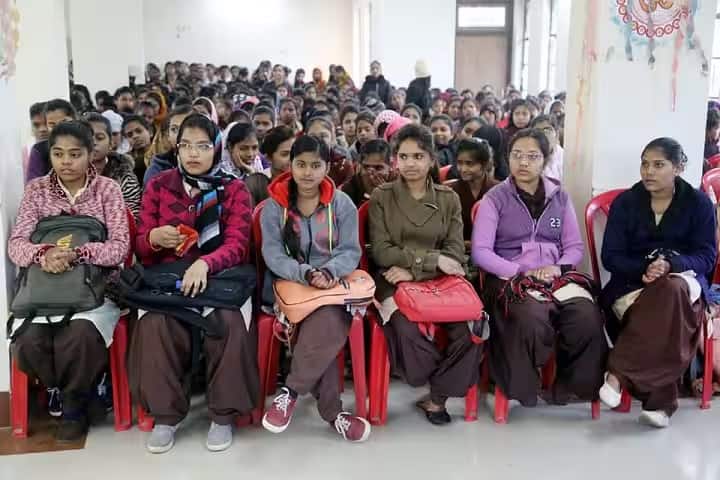 Government Girls College campus in Jabalpur, Madhya Pradesh, India — photo 3