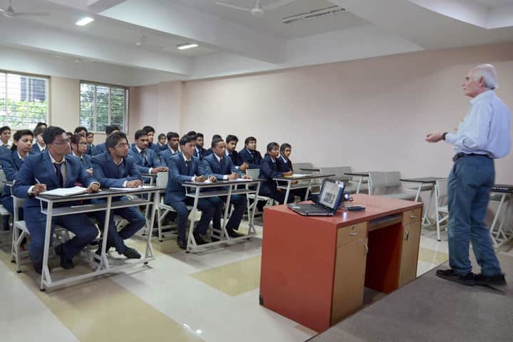 Dr DY Patil Biotechnology and Bioinformatics Institute campus in Pune, Maharashtra, India — photo 3