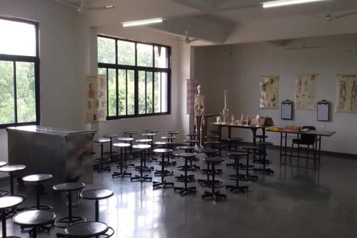 Khyati College of Physiotherapy campus in Ahmedabad, Gujarat, India — photo 2