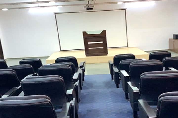 Khyati College of Physiotherapy campus in Ahmedabad, Gujarat, India — photo 3