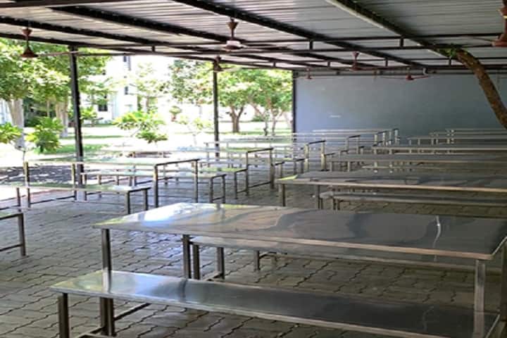 Khyati College of Physiotherapy campus in Ahmedabad, Gujarat, India — photo 4
