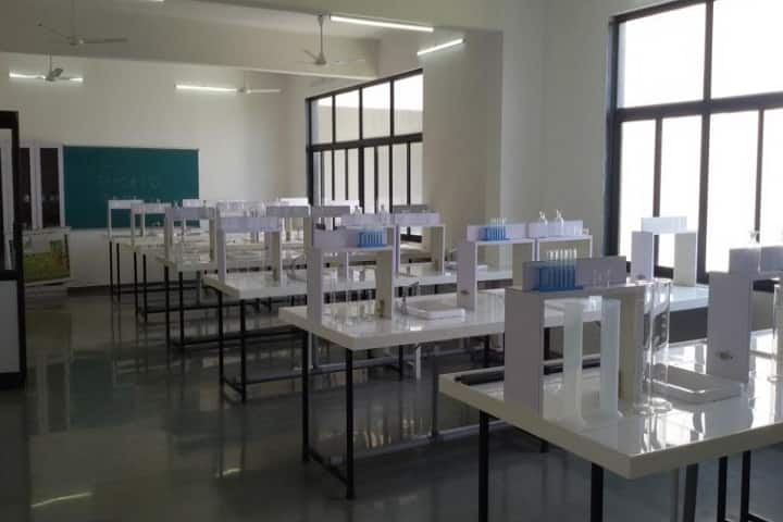 Khyati College of Physiotherapy campus in Ahmedabad, Gujarat, India — photo 5