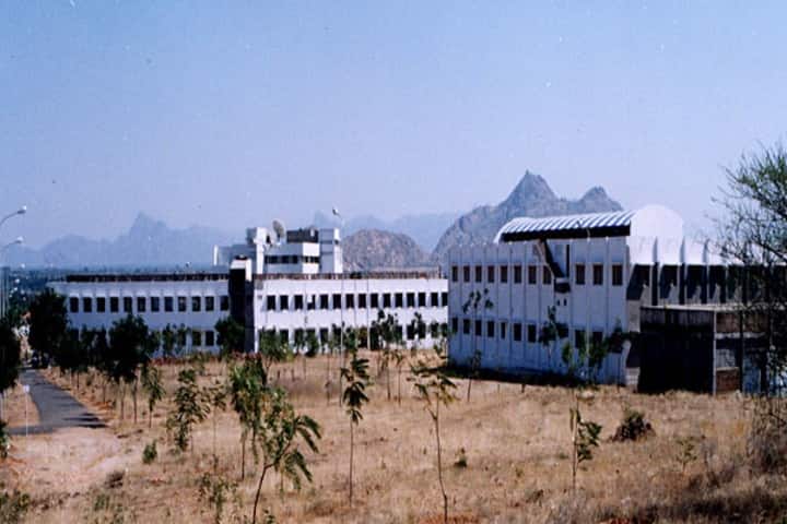Odaiyappa College of Engineering and Technology campus in Theni, Tamil Nadu, India — photo 1