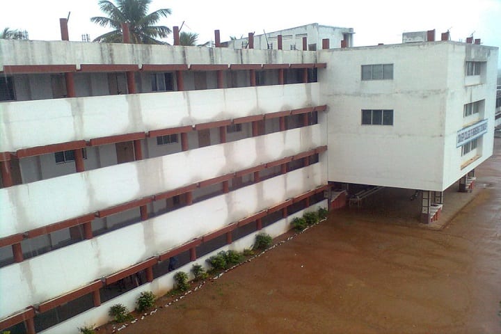 Cauvery College of Engineering and Technology campus in Tiruchirappalli, Tamil Nadu, India — photo 2