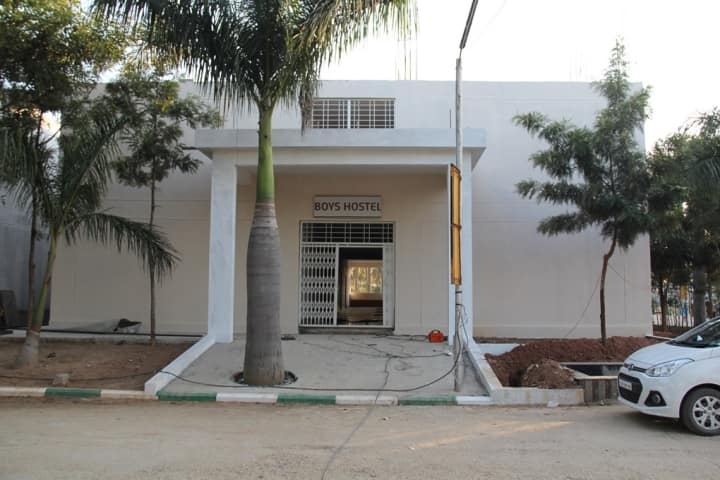 East Point College of Medical Sciences and Research Centre campus in Bangalore, Karnataka, India — photo 2