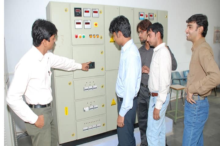 Medak College of Engineering and Technology campus in Hyderabad, Telangana, India — photo 2