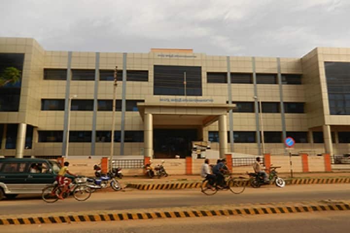 Chamarajanagar Institute of Medical Sciences campus in Yadapura, Karnataka, India — photo 4
