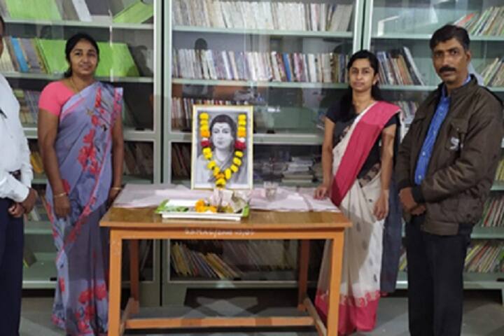 Late Sow Sheshabai Sitaram Mundhe Arts College campus in Gangakhed, Maharashtra, India — photo 1