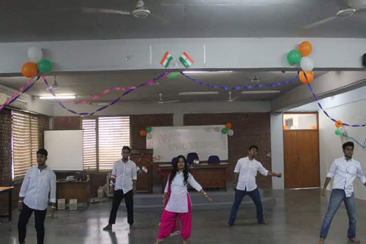 NIILM Centre for Management Studies campus in Greater Noida, Uttar Pradesh, India — photo 3