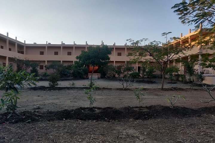 Late Maharudra Bappa Mote College of Education campus in Osmanabad, Maharashtra, India — photo 1