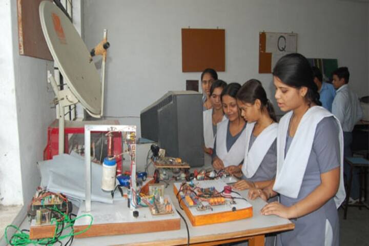 Vindhya Institute of Technology and Science campus in Jabalpur, Madhya Pradesh, India — photo 6