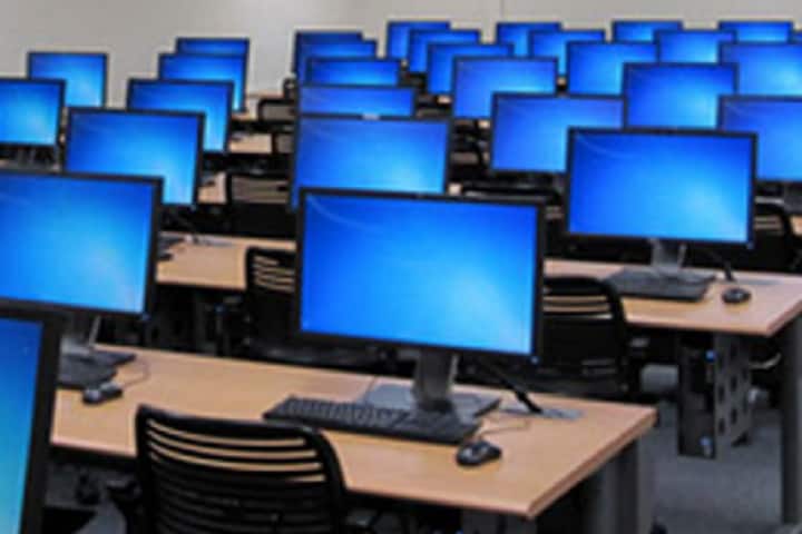 Sindhu Education Society's Swami Hansmuni Maharaj Degree College of Commerce campus in Ulhasnagar, Maharashtra, India — photo 2
