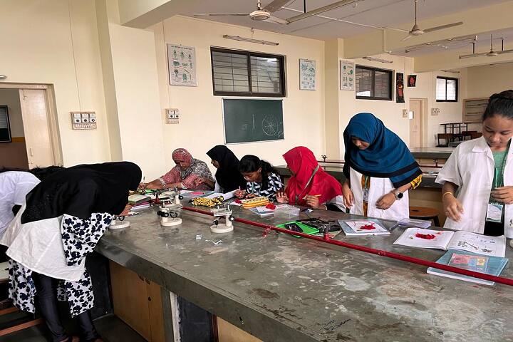 Mahendra Pratap Sharada Prasad Singh College of Science and Commerce campus in Mumbai, Maharashtra, India — photo 4