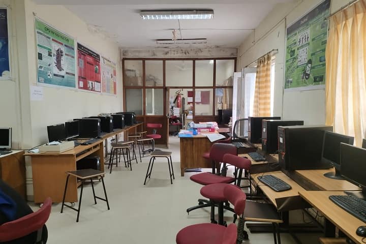 Dr Rafiq Zakaria College for Women campus in Aurangabad, Maharashtra, India — photo 5