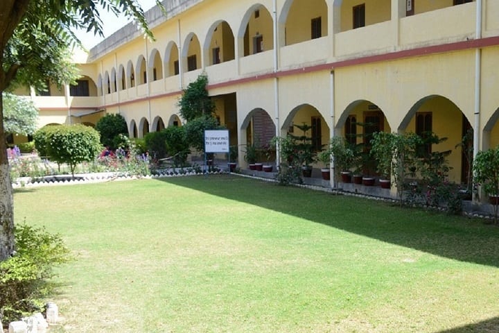 Maharaj Lal Dass Brahma Nand Bhuriwale Garibdassi Girls College campus in Shaheed Bhagat Singh Nagar, Punjab, India — photo 1