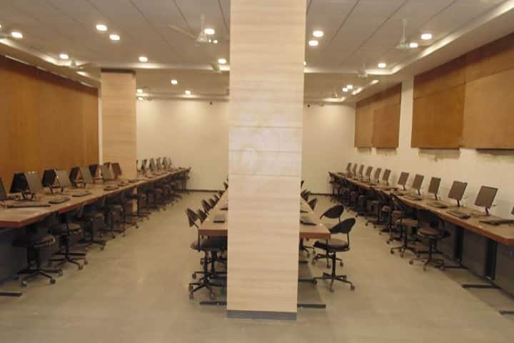 Gyanmanjari Diploma Engineering College campus in Bhavnagar, Gujarat, India — photo 2