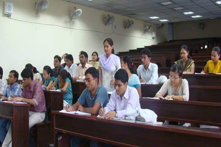 Mahatma Gandhi Memorial Medical College and Hospital campus in Jamshedpur, Jharkhand, India — photo 3
