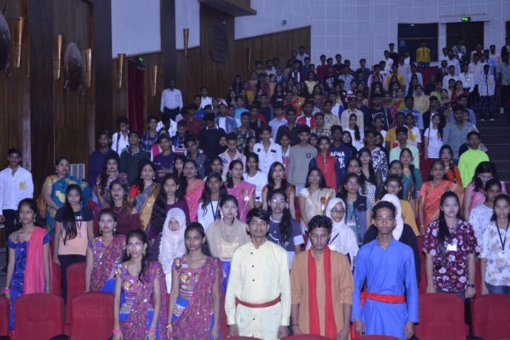 Mohindar Singh Kabal Singh Degree College of Arts and Commerce campus in Kalyan, Maharashtra, India — photo 1