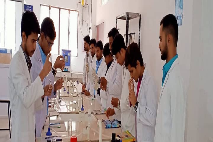 Qadar Ahmad Khan College of Pharmacy campus in Lucknow, Uttar Pradesh, India — photo 4