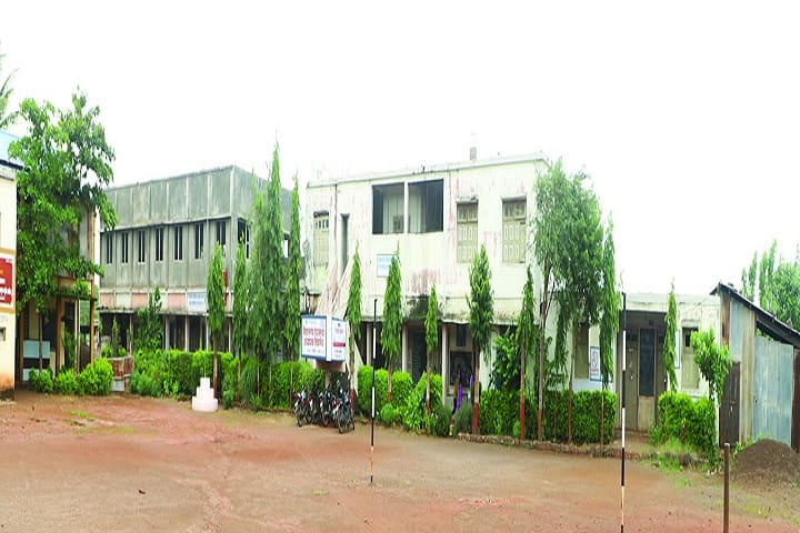 Vitthalrao Deshmukh Adhyapak Vidyalaya campus in Mahuli, Maharashtra, India — photo 1