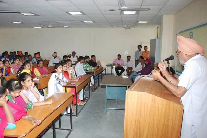 University College campus in Barnala, Punjab, India — photo 3