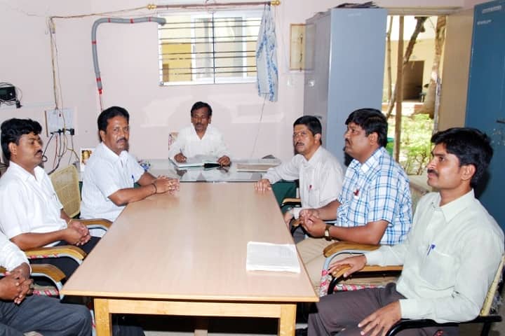 Government First Grade College for Womens campus in Jamkhandi, Karnataka, India — photo 2
