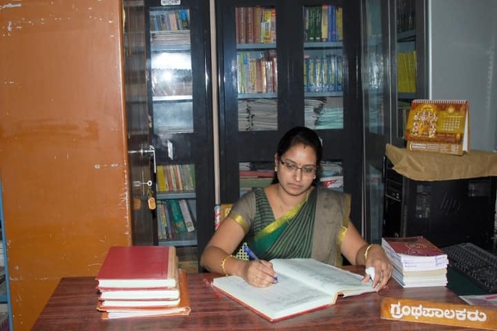 Government First Grade College for Womens campus in Jamkhandi, Karnataka, India — photo 3