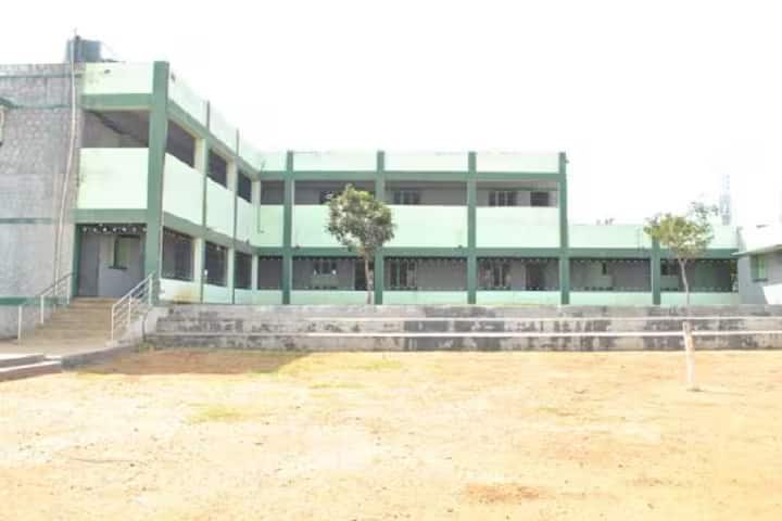 HK Veeranna Gowdh First Grade College campus in Madduru, Karnataka, India — photo 1