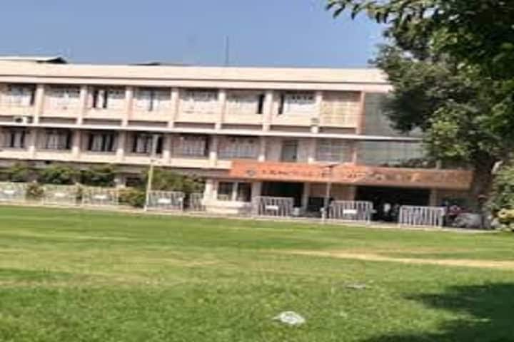 Late Mansaramji Padole Arts College campus in Bhandara, Maharashtra, India — photo 1