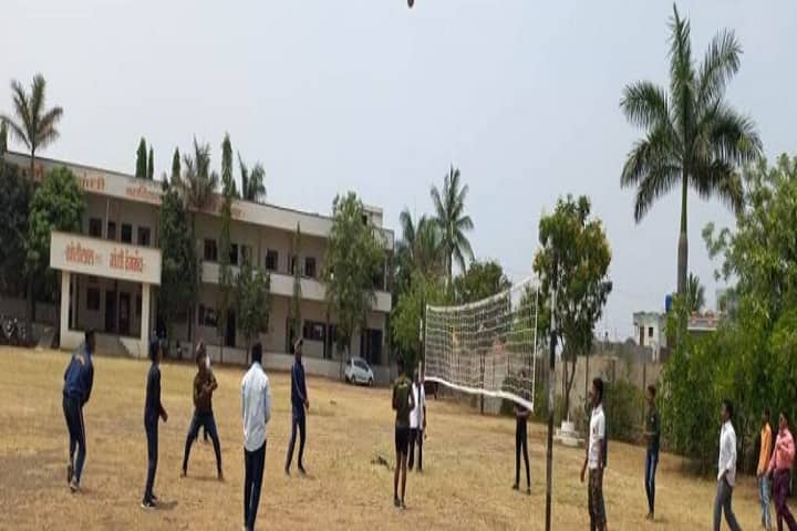 Sou Suvarnalata Gandhi Mahavidyalaya campus in Vairag, Maharashtra, India — photo 2