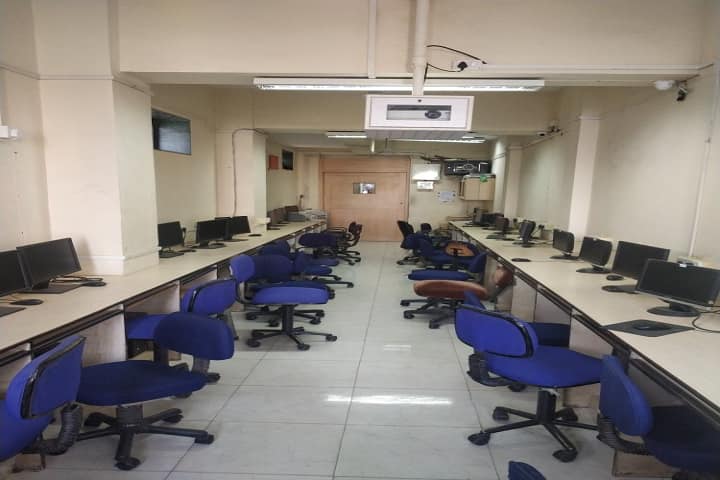 Lala Lajpatrai College of Commerce and Economics campus in Mumbai, Maharashtra, India — photo 5