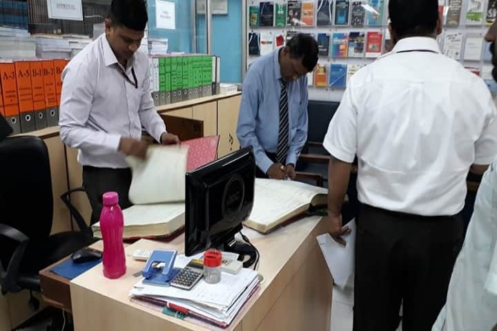 Lala Lajpatrai College of Commerce and Economics campus in Mumbai, Maharashtra, India — photo 6