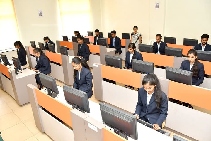 KLE Society's College of Business Administration campus in Nipani, Karnataka, India — photo 4