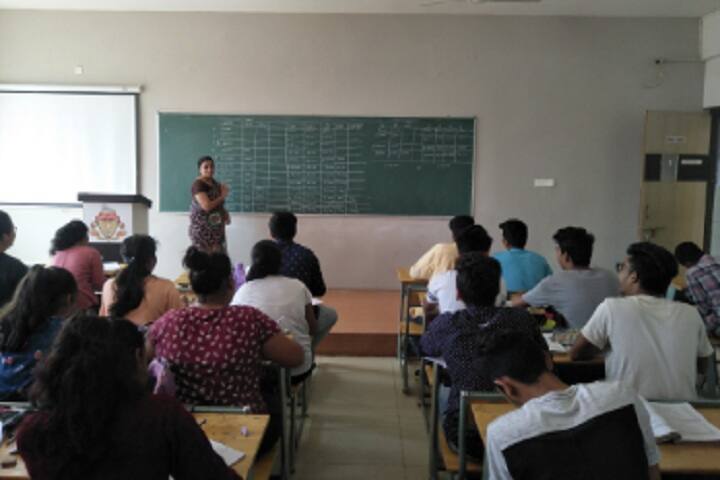 KLE Society's Commerce College campus in Shiraguppi, Karnataka, India — photo 2