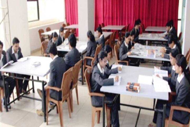 KLE Society's Commerce College campus in Shiraguppi, Karnataka, India — photo 3