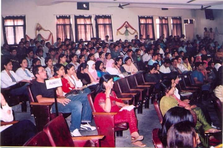 Acharya Shri Chander College of Medical Sciences campus in Jammu, Jammu and Kashmir, India — photo 2