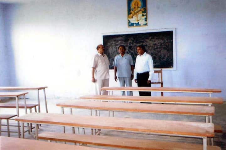 Late Balram Singh Smarak Mahavidyalaya campus in Ballia, Uttar Pradesh, India — photo 1