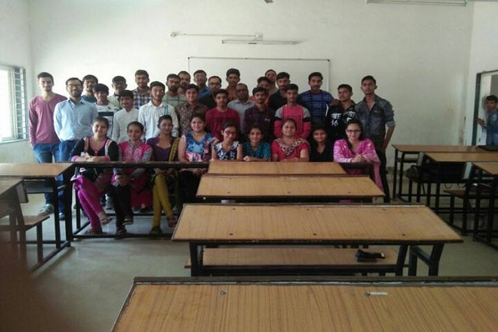 Smt KB Shah Vadi Vihar Science College campus in Surendranagar, Gujarat, India — photo 5